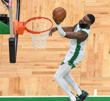 Celtics get back over .500 with win over Clippers