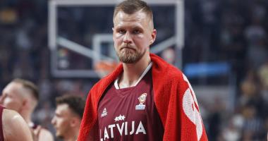 Porzingis says foot hurts after exercise, but feels confident he will be ready by start of regular season